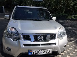 Nissan X-Trail foto 2