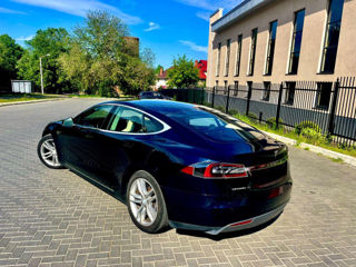 Tesla Model S foto 2