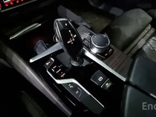 BMW 5 Series foto 4