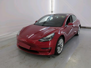 Tesla Model 3 foto 1