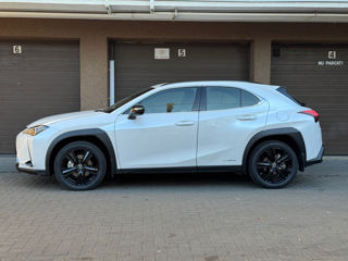 Lexus UX foto 2