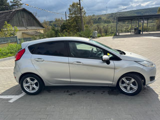 Ford Fiesta foto 4