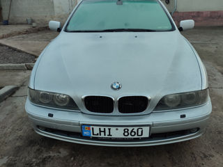 BMW 5 Series foto 4