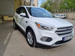 Ford Kuga foto 2