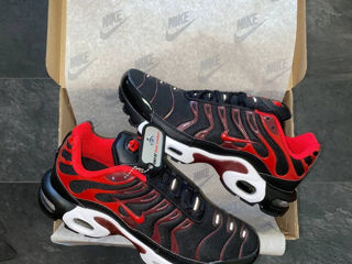 Nike Air Max Tn Plus Black Red foto 4