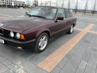 BMW 5 Series foto 2