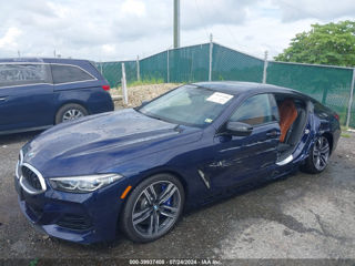 BMW 8 Series foto 3