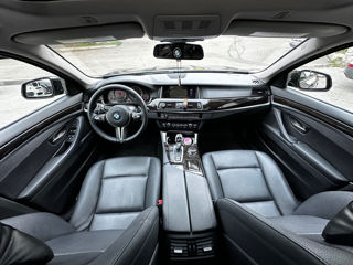 BMW 5 Series foto 10