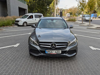 Mercedes C-Class foto 2