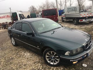 BMW 5 Series foto 1