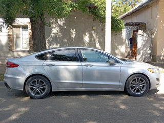 Ford Fusion foto 6