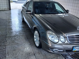 Mercedes E-Class foto 10