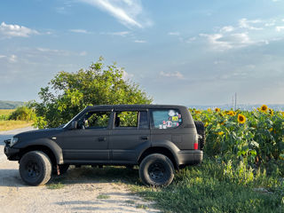 Toyota Land Cruiser Prado foto 2