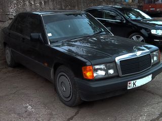 Mercedes 190 foto 1