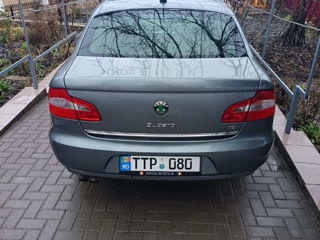 Skoda Superb foto 2