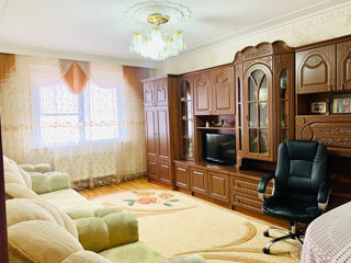 3-х комнатная квартира, 90 м², Центр, Оргеев