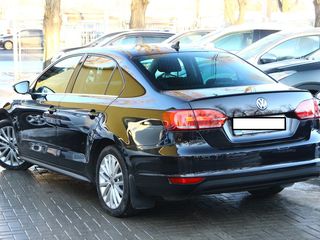 Volkswagen Jetta foto 2