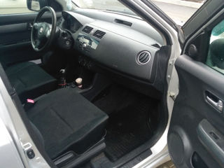 Suzuki Swift foto 5