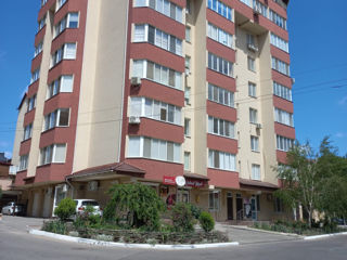 Apartament cu 2 camere, 85 m², Buiucani, Chișinău foto 12