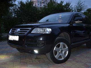 Volkswagen Touareg foto 1