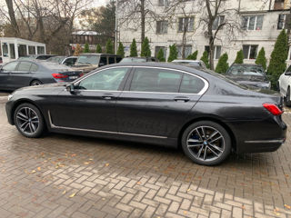 BMW 7 Series foto 3