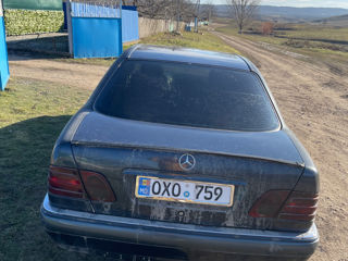 Mercedes E-Class foto 4