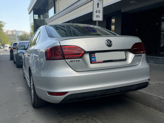 Volkswagen Jetta foto 5