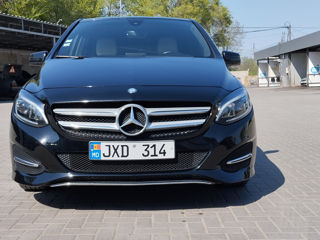 Mercedes B-Class foto 2