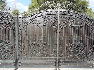 Porți, garduri, gratii, balustrade, copertine, uși metalice și alte confecții din fier. фото 2