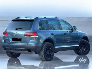 Volkswagen Touareg foto 1