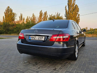 Mercedes E-Class foto 2