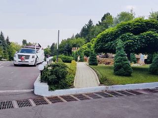 limuzina visurilor tale 40-60 euro!Limuzine Moldova!Limuzine Chisinau foto 3