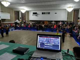 DJ,  moderatori - prezentatori, lumini disco, fum scenic ș.a. foto 5