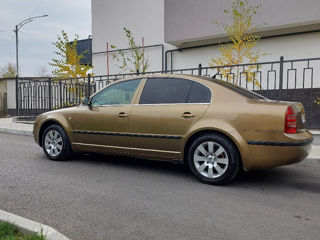 Skoda Superb foto 4