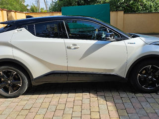 Toyota C-HR foto 2