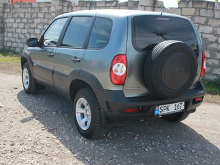 Chevrolet Niva foto 9