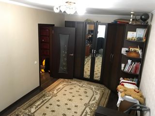 De vânzare apartament cu două odăi foto 2