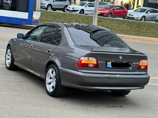 BMW 5 Series foto 3