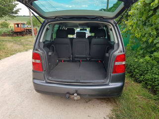 Volkswagen Touran foto 8