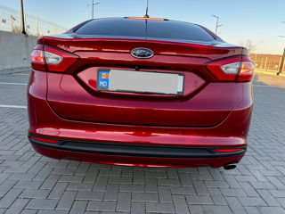 Ford Fusion foto 4