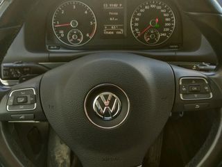 Volkswagen Touran foto 1