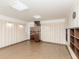 Spatiu comercial, Centru, 50 mp, 700 €  ! foto 2