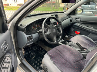 Nissan Almera foto 8