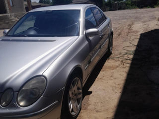 Mercedes E-Class foto 5