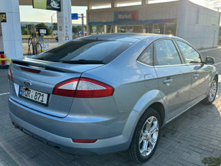 Ford Mondeo foto 1