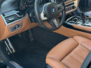 BMW 7 Series foto 8