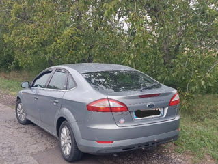 Ford Mondeo foto 2