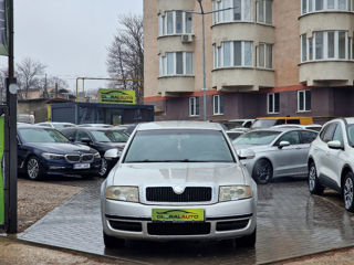 Skoda Superb foto 2