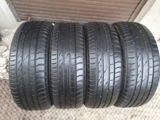 205/60/ R16- Nokian.