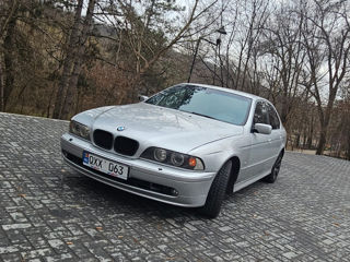 BMW 5 Series foto 2